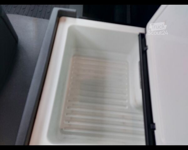 Cassone intercambiabile con struttura a box MERCEDES-BENZ Actros 5 distribuzione 25 6x2 - Actros 5 distribuzione 2545 L 6x2