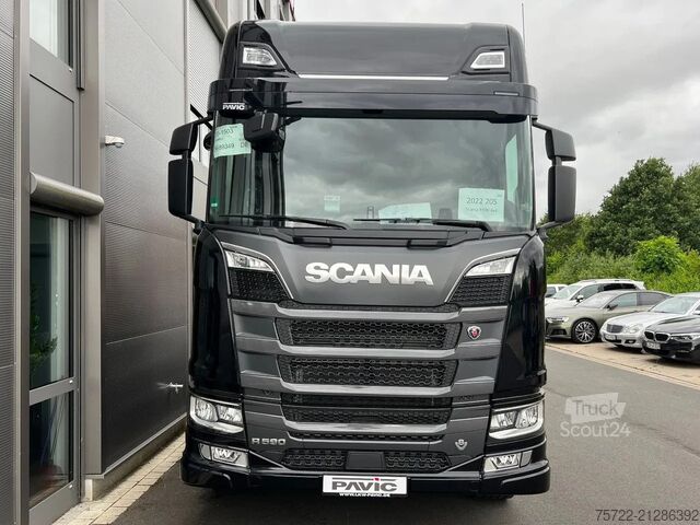 Transporteur de bois Scania R590 6x4 BL Plattform / Kran TAJFUN LIV L150Z