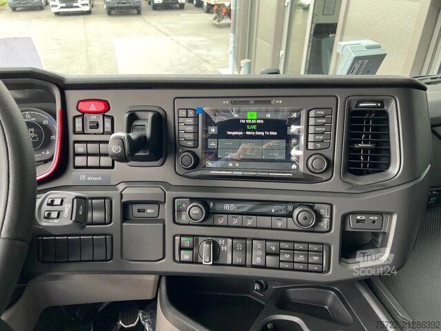 Transporter drewna Scania R590 6x4 BL Plattform / Kran TAJFUN LIV L150Z