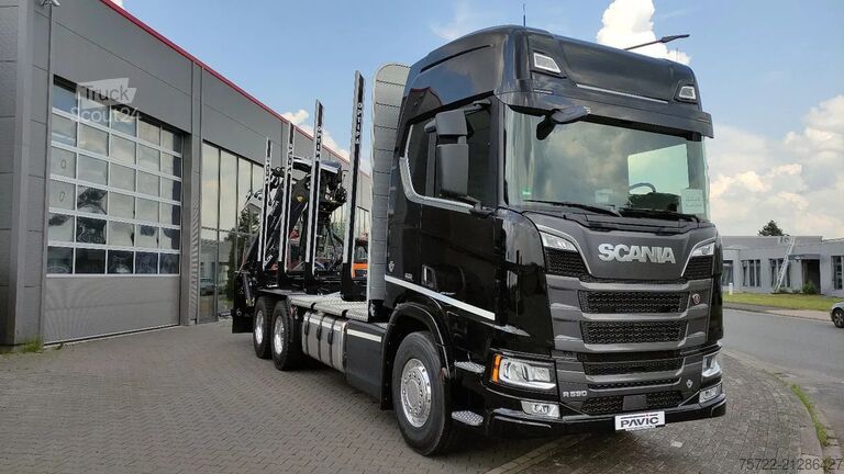 Transporteur de bois Scania R590 6x4 Kurzholz TAJFUN LIV oder EPSILON