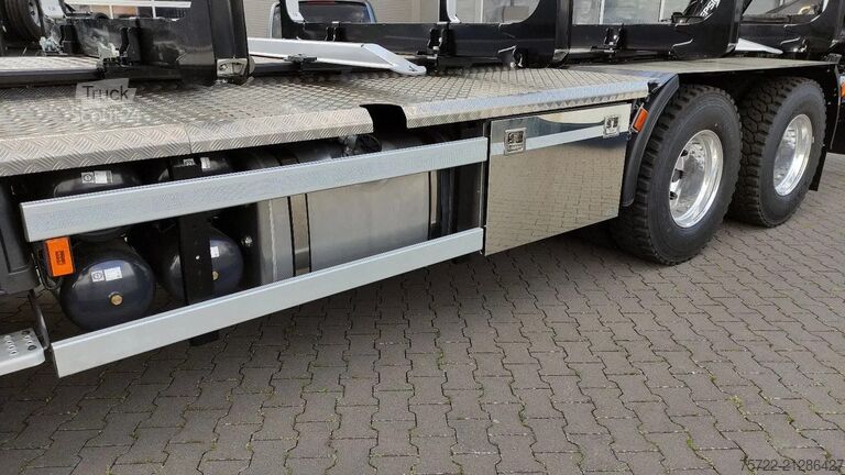 Transporteur de bois Scania R590 6x4 Kurzholz TAJFUN LIV oder EPSILON