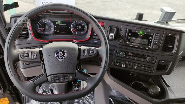 Transporteur de bois Scania R590 6x4 Kurzholz TAJFUN LIV oder EPSILON