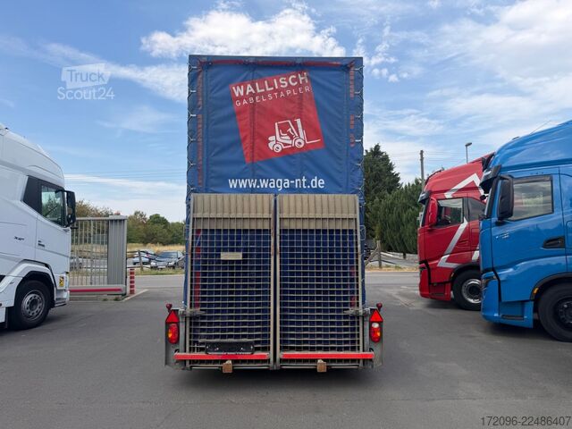 Camion porte-voitures IVECO 40c17 + Veldhuizen P33-2 Minisattel, Stapler