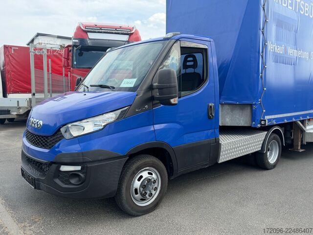 Camion porte-voitures IVECO 40c17 + Veldhuizen P33-2 Minisattel, Stapler