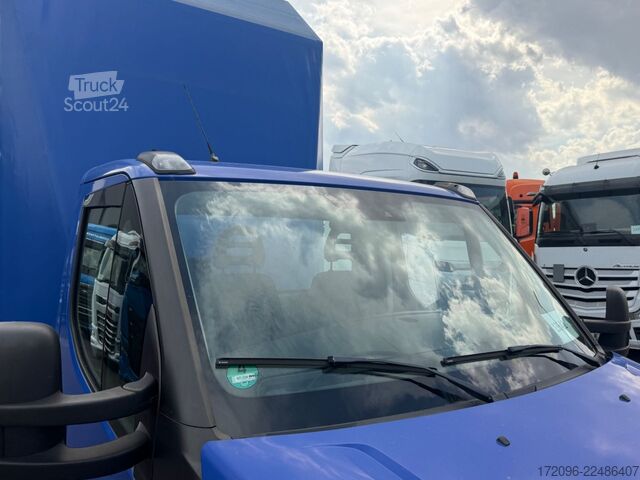 Camion porte-voitures IVECO 40c17 + Veldhuizen P33-2 Minisattel, Stapler