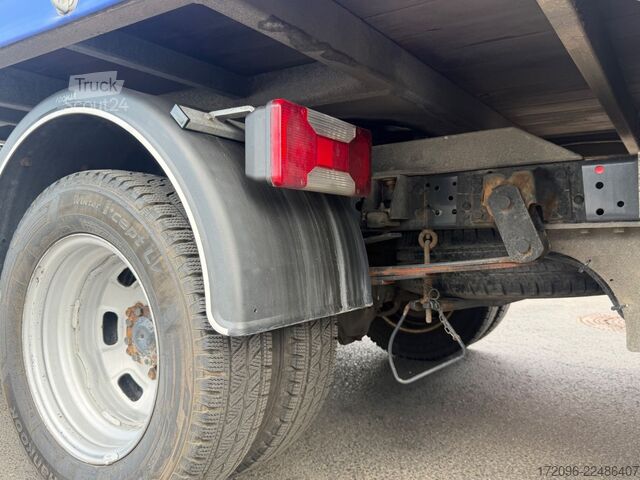 Camion porte-voitures IVECO 40c17 + Veldhuizen P33-2 Minisattel, Stapler