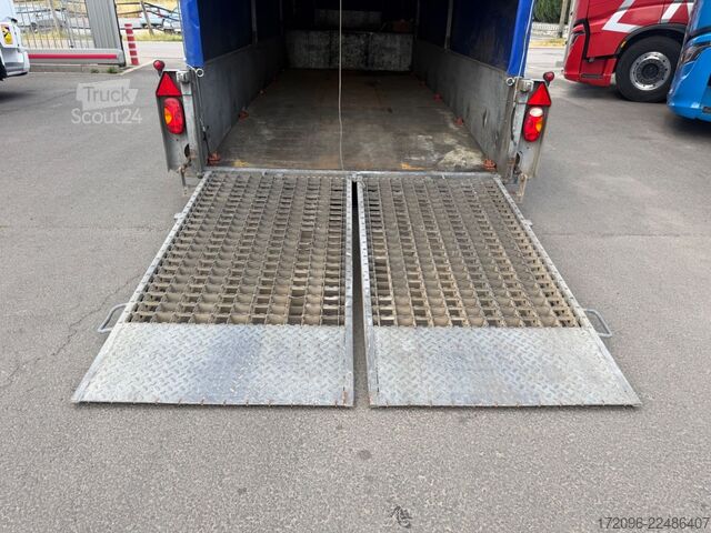 Camion porte-voitures IVECO 40c17 + Veldhuizen P33-2 Minisattel, Stapler
