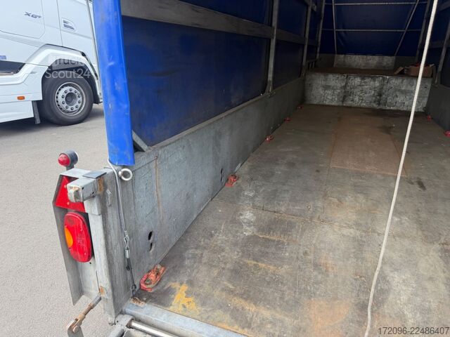 Camion porte-voitures IVECO 40c17 + Veldhuizen P33-2 Minisattel, Stapler