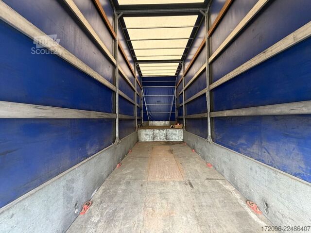 Camion porte-voitures IVECO 40c17 + Veldhuizen P33-2 Minisattel, Stapler