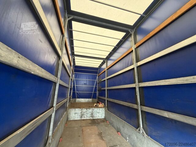 Camion porte-voitures IVECO 40c17 + Veldhuizen P33-2 Minisattel, Stapler