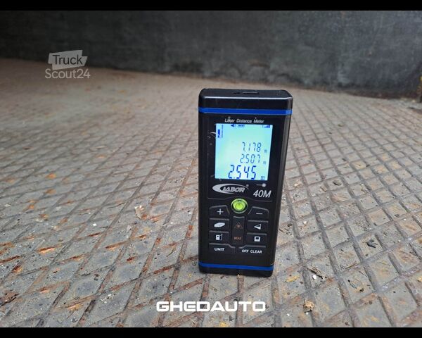 Camión para usos especiales IVECO iveco 120E24N115 FURGONE CHIUSO CON SPONDA MONTACARICHI