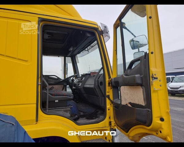 Camión para usos especiales IVECO iveco 120E24N115 FURGONE CHIUSO CON SPONDA MONTACARICHI