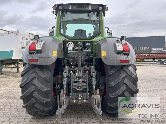 Traktor Fendt 824 VARIO S4