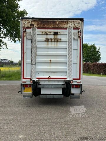 валіза Mercedes-Benz Atego 1218 bakwagen met laadklep 2000kg!