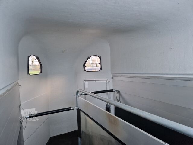 Hästtrailer Cheval Liberté Alu Pferdeanhänger Gold aero 2000kg ohne Sattelkammer Pullman 100 km/H gebraucht 2022
