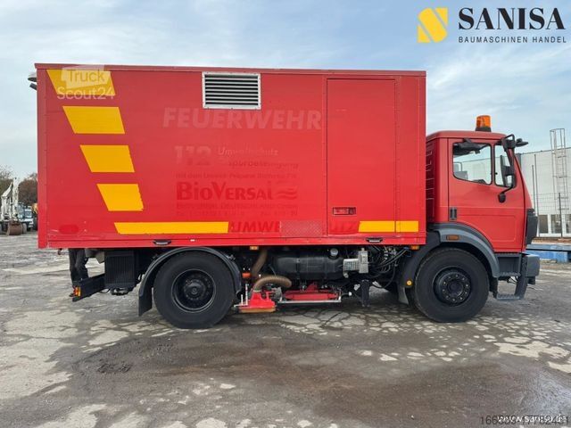 Vacuum tank truck MERCEDES-BENZ 1424 Ölspurenbeseitigung und Straßenreiniger