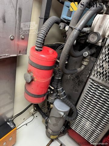 Camión cisterna de vacío MERCEDES-BENZ 1424 Ölspurenbeseitigung und Straßenreiniger