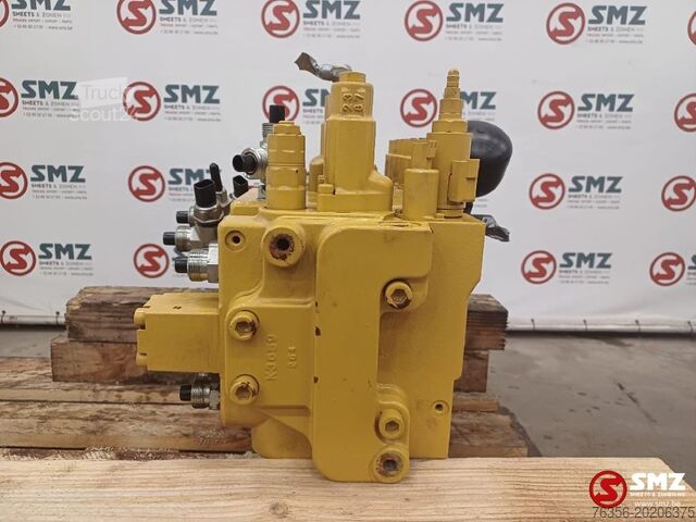 Hydrauliksystem Caterpillar Main valve control Caterpillar