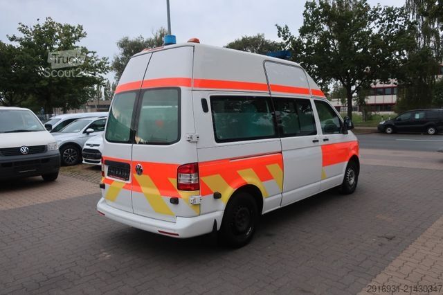 Brandbil VOLKSWAGEN T5 Transporter Hochdach lang/KTW/Automatik/FNA35
