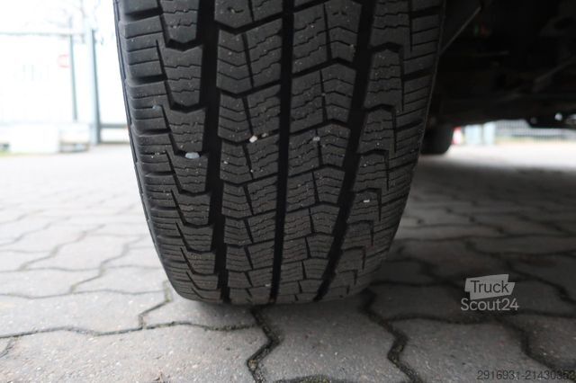 Minibús VOLKSWAGEN T6 Transporter lang / Klima / 1 Hand / FN: 89