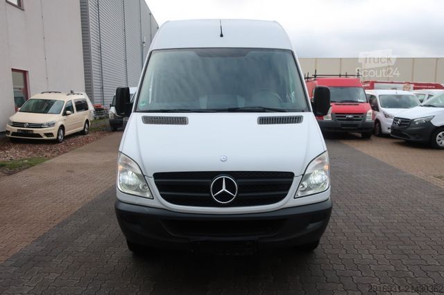 Dubă cu acoperiș înalt MERCEDES-BENZ Sprinter 516CDI Werkstatt/SHZ/ AHK / Fzg. Nr:111