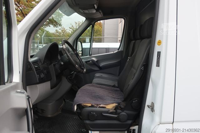 Dubă cu acoperiș înalt MERCEDES-BENZ Sprinter 516CDI Werkstatt/SHZ/ AHK / Fzg. Nr:111