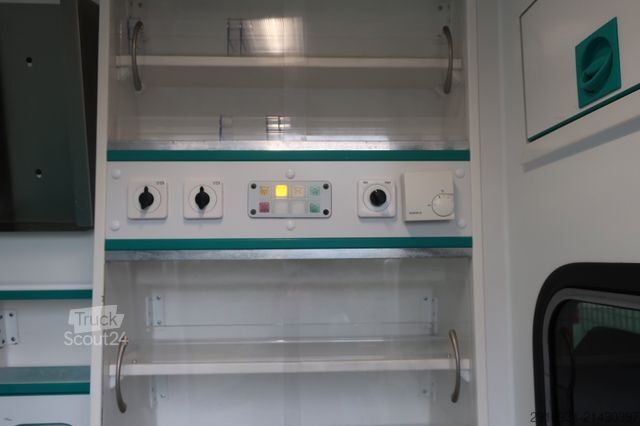 Brandbil VOLKSWAGEN T5 Transporter Hochdach lang KTW Klima Automatik