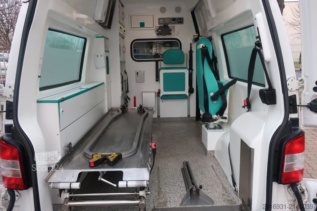 Brandbil VOLKSWAGEN T5 Transporter Hochdach lang KTW Klima Automatik