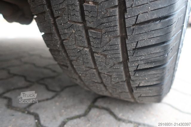 Brandbil VOLKSWAGEN T5 Transporter Hochdach lang KTW Klima Automatik