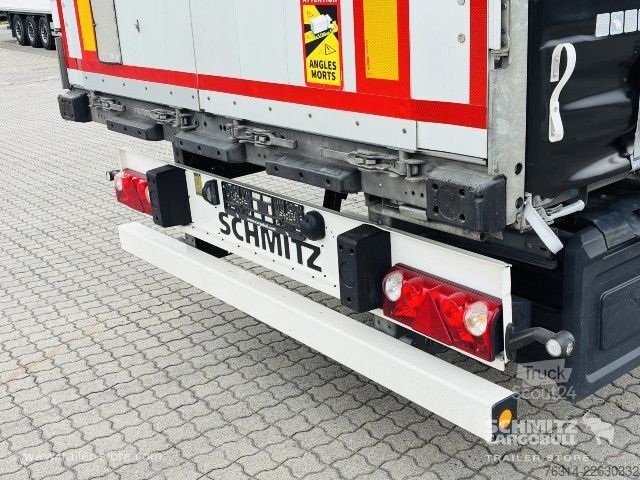 Auflieger mit Pritsche & Plane Schmitz Cargobull Curtainsider Standard Getränke