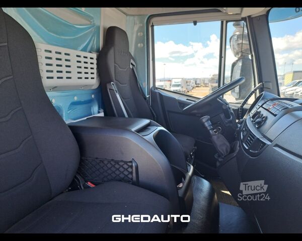 Vakio vetoauto IVECO MOTRICE IVECO EUROCARGO 180 320 CASSONE CON CENTINA E SPONDA IDRAULICA