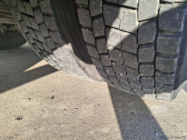 Camion plateau avec bâche RENAULT D26 WIDE 380 - 6X2 - E6 - RETARDER