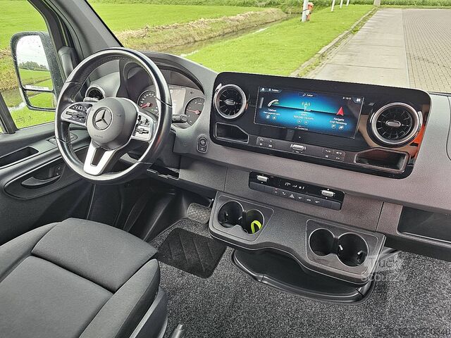 Stasjonsvogn med høyt tak MERCEDES-BENZ SPRINTER 519 L2H2 V6 Mbux10