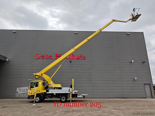 Lifting platform MAN TGL 8.220 4x2 Palfinger P300KS