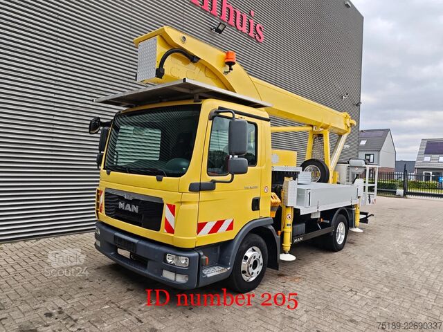 Lifting platform MAN TGL 8.220 4x2 Palfinger P300KS
