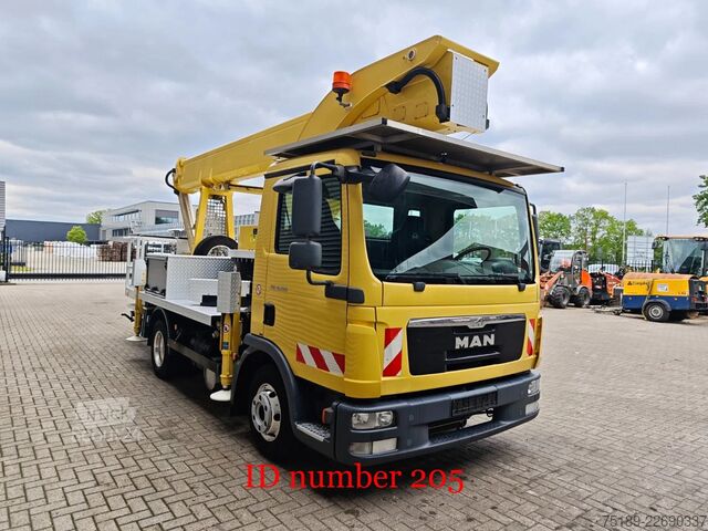 Lifting platform MAN TGL 8.220 4x2 Palfinger P300KS