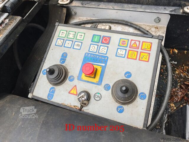 Lifting platform MAN TGL 8.220 4x2 Palfinger P300KS