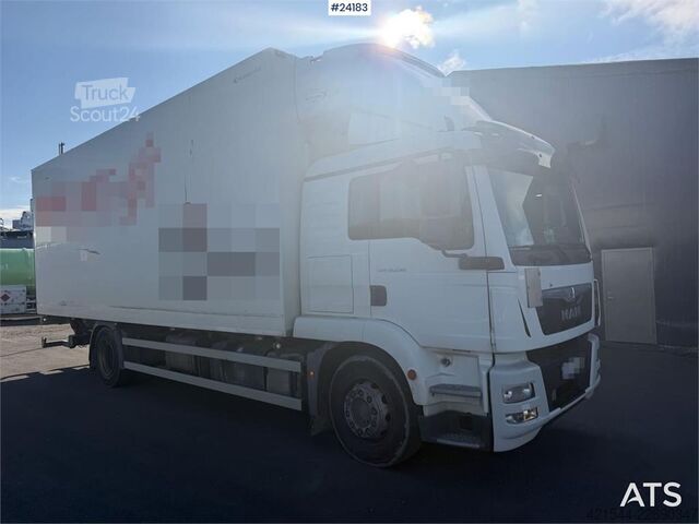 Refrigerated/freezer transport MAN TGM 18.290 4x2 box truck w/refrigerator, freezer a