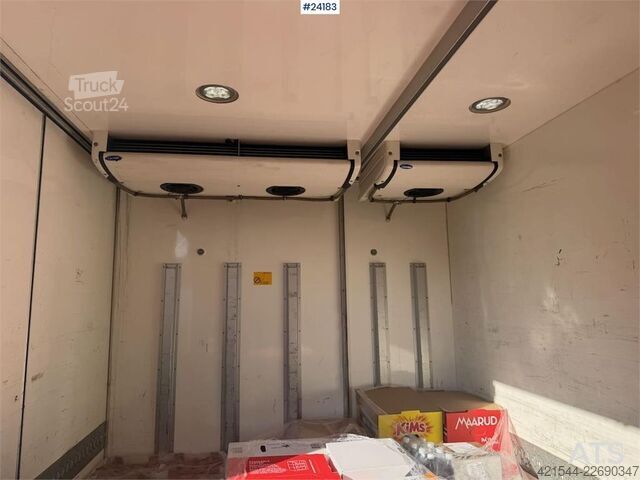 Chladená/mrazená preprava MAN TGM 18.290 4x2 box truck w/refrigerator, freezer a