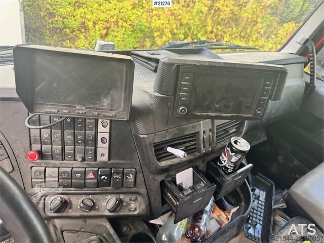 Volquete Iveco Trakker 500E6 6x4 Tipper.