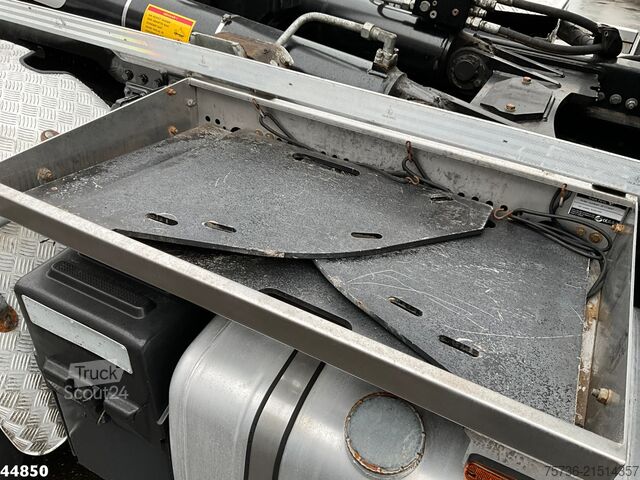 Sistema de brazo de gancho Iveco Trakker AD380T41W 8x6 Euro 6 HMF 19 Tonmeter Z-...