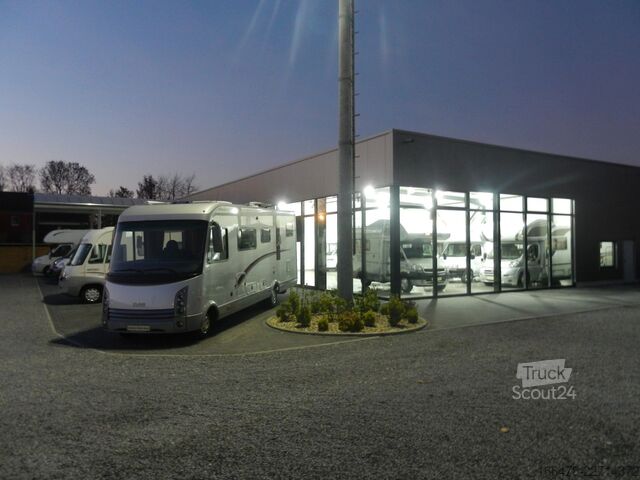 Integraal camper CARTHAGO Chic E-Line I 51 Linerclass Einzelbetten-Hubbett