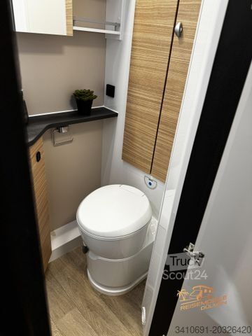 Полуинтегрированный автодом HOBBY Maxia T 740 WE Smart Home Teppichboden Assistenz
