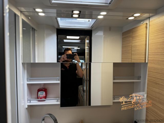Полуинтегрированный автодом HOBBY Maxia T 740 WE Smart Home Teppichboden Assistenz