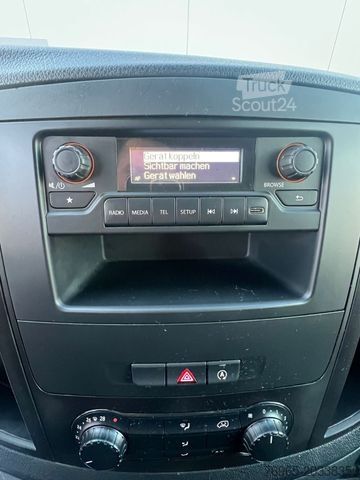 Furgon blaszak MERCEDES-BENZ Vito 110 LANG 6G KLIMA TEMPOMAT 2-SITZE SCHRÄNKE