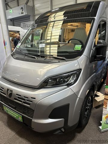 Camper van DREAMER Select D68 Saphir Messe-Leipzig-Halle 5A-Stand33