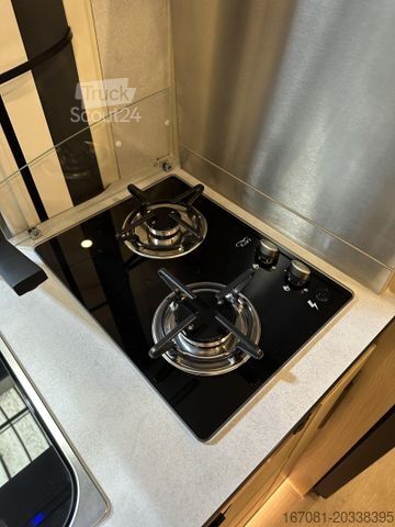 Camper van DREAMER Select D68 Saphir Messe-Leipzig-Halle 5A-Stand33