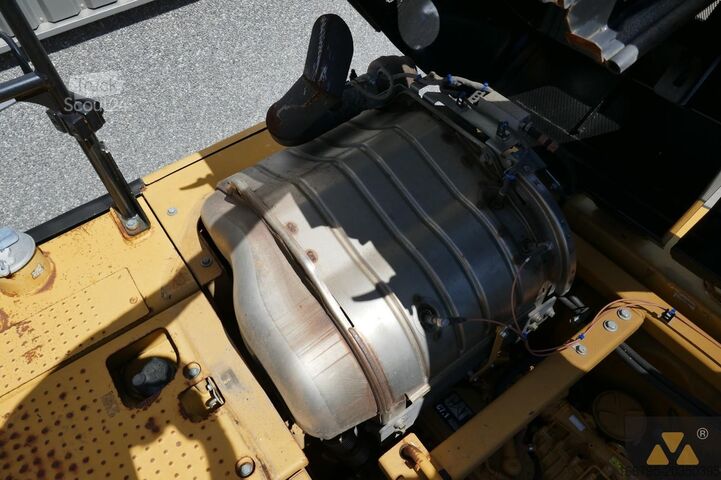 Grävmaskin på larvband Caterpillar 335F LCR
