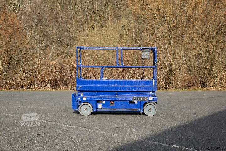 Nůžková plošina Haulotte Compact 8