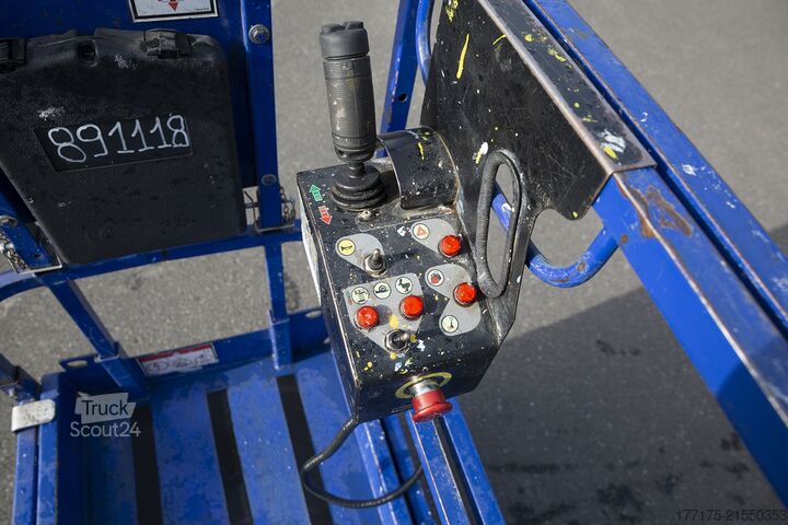 Nůžková plošina Haulotte Compact 8